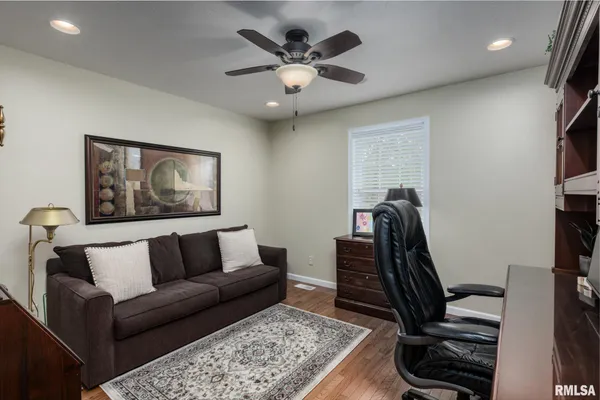 $635,000 | 301 Arbor Drive, Carterville, IL 62918