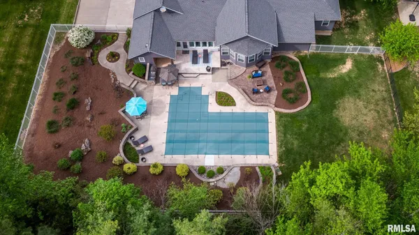 $635,000 | 301 Arbor Drive, Carterville, IL 62918