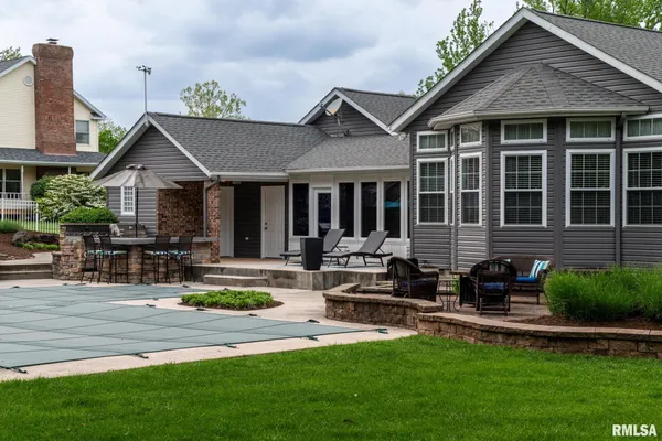 $635,000 | 301 Arbor Drive, Carterville, IL 62918