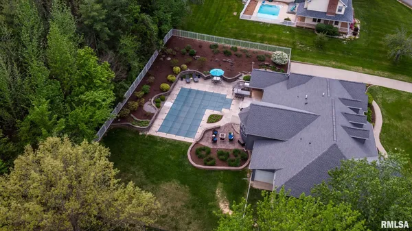 $635,000 | 301 Arbor Drive, Carterville, IL 62918