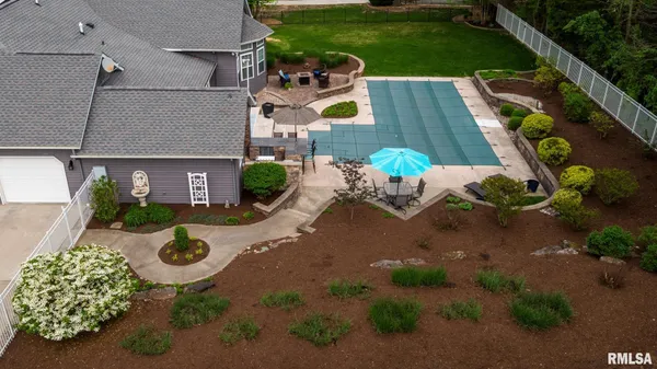 $635,000 | 301 Arbor Drive, Carterville, IL 62918