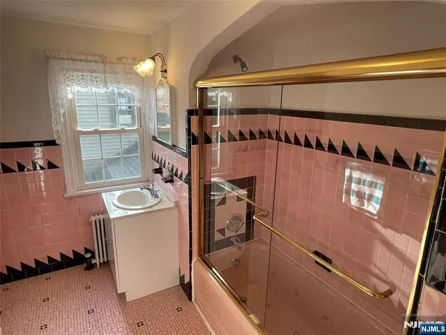 $679,000 | 1105 Belle Avenue, Teaneck, NJ 07666