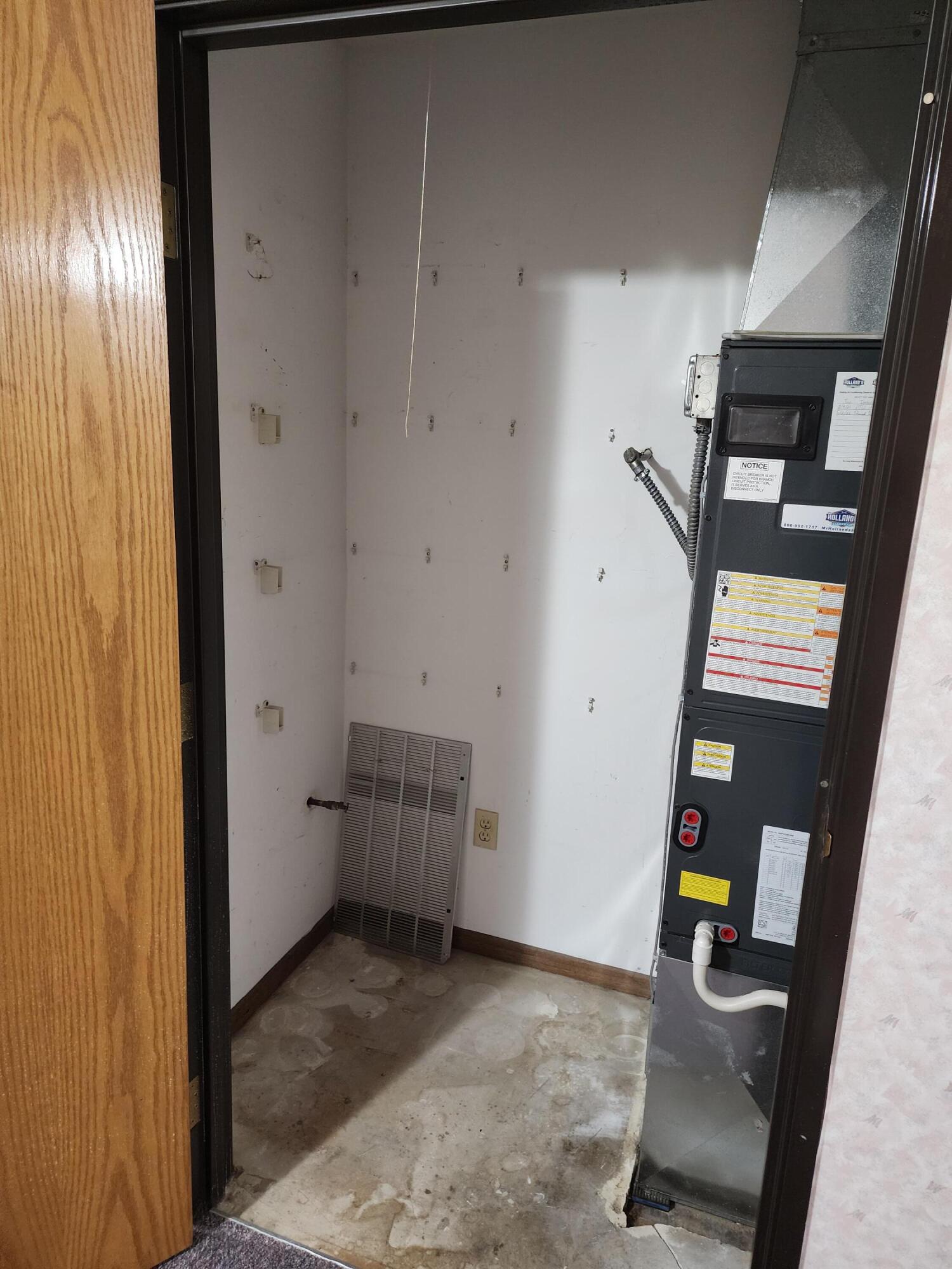 1730 West Green Tree Road, Unit 305 Glendale, WI 53209 - Photo 36 of 37 Hallway storage