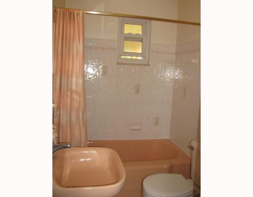 27 Greenview Drive McKees Rocks, PA 15136 - Photo 12 of 13 Master Bath/Spa. Beautiful ceramic tile surrounds the tub and shower in this cute bathroom.
