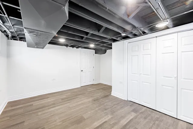 a view of utility room