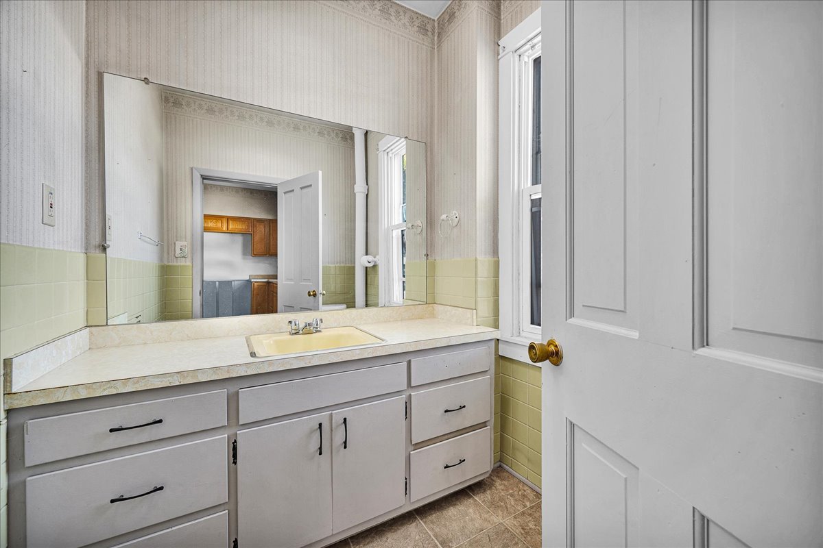 393 East Front Street El Paso, IL 61738 - Photo 19 of 35