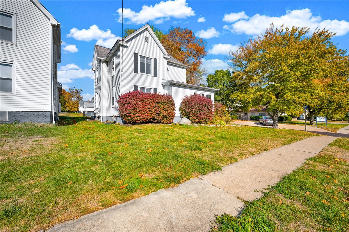 393 East Front Street El Paso, IL 61738 - Photo 2 of 35