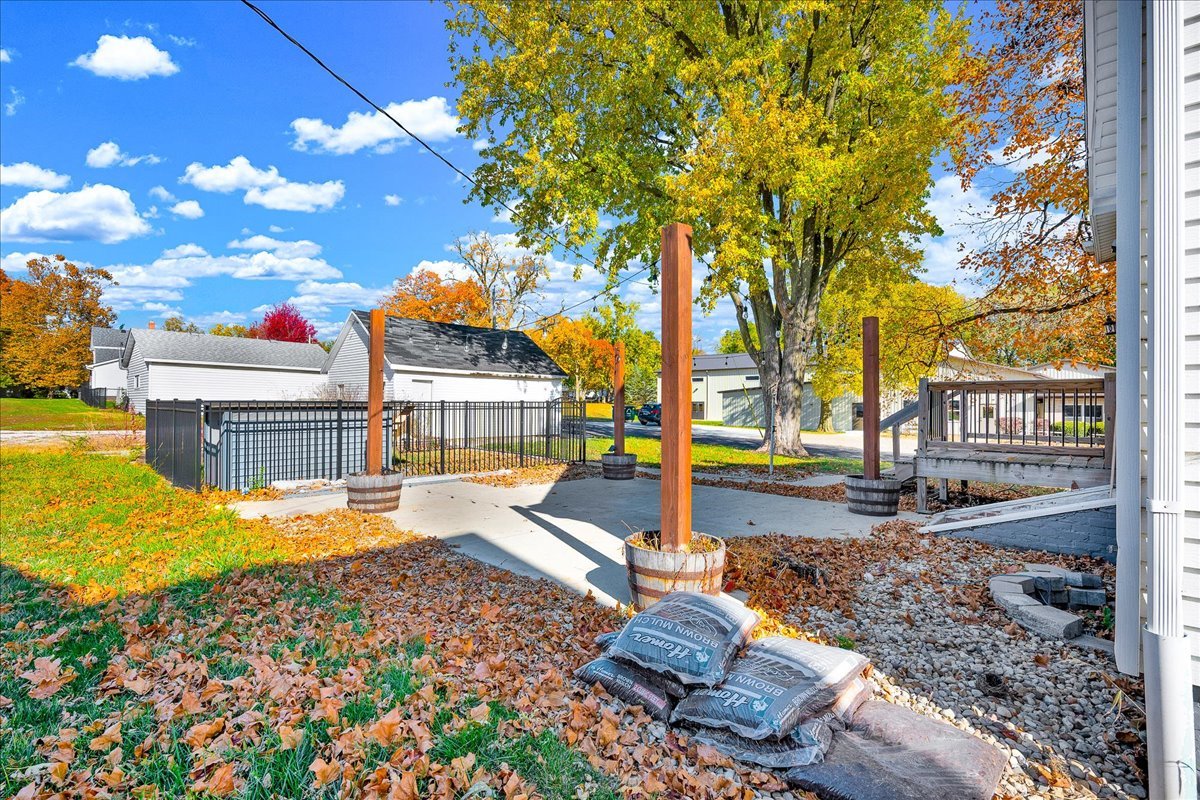 393 East Front Street El Paso, IL 61738 - Photo 6 of 35