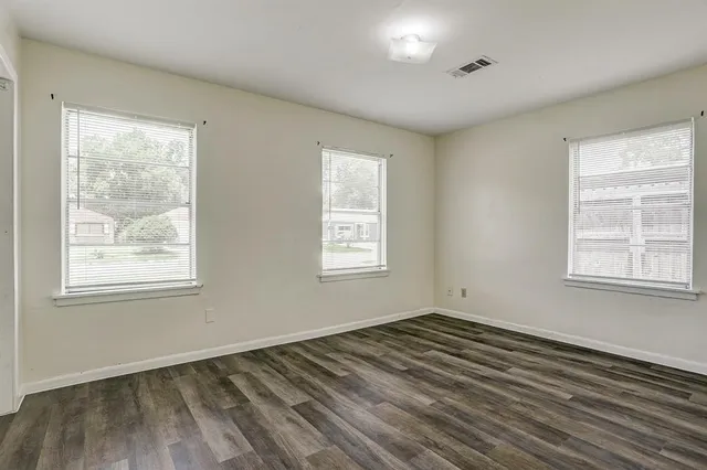 $1,500 | 910 Trimm Avenue, Pasadena, TX 77502