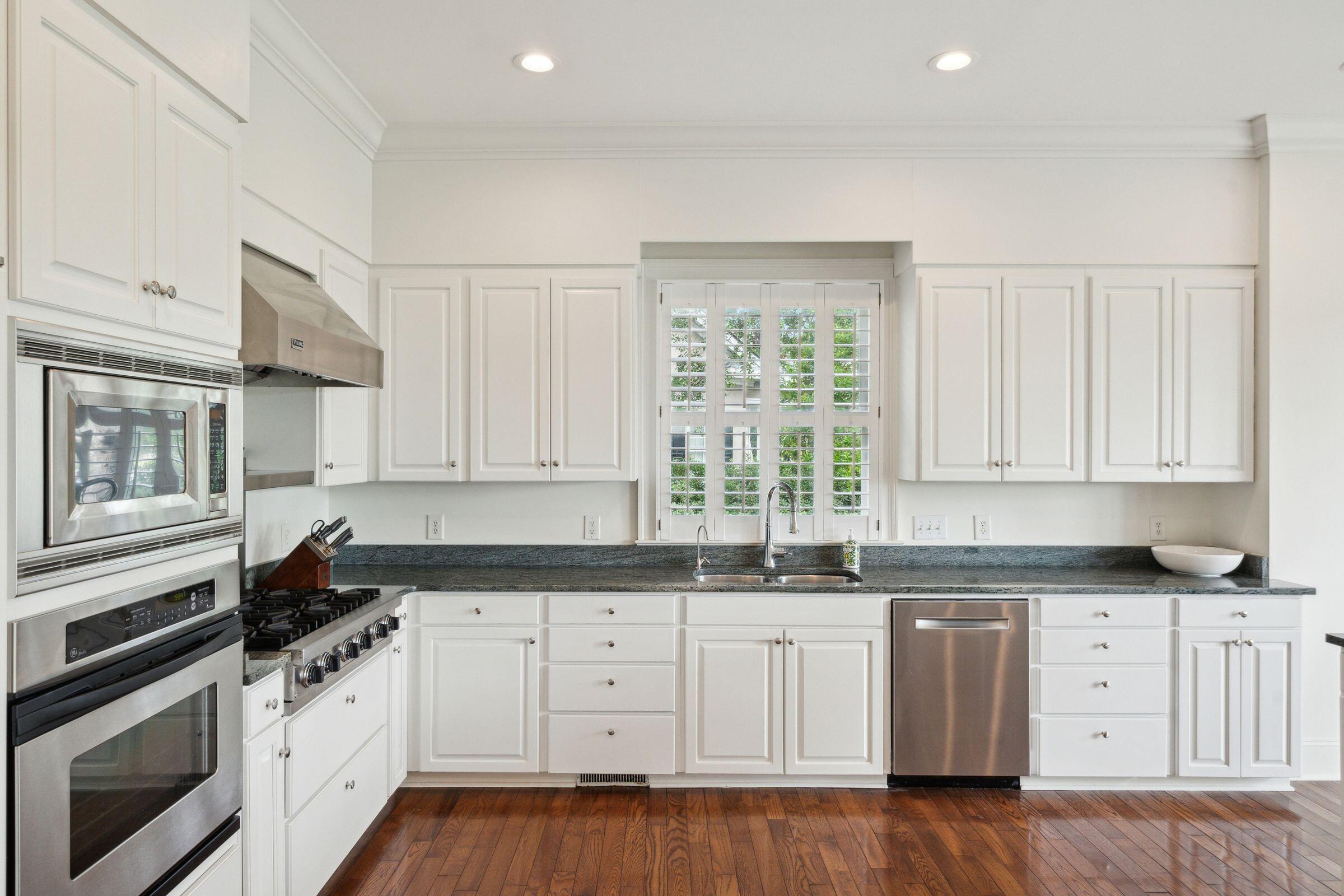 510 Traders Alley Mount Pleasant, SC 29464 - Photo 29 of 81 Kitchen