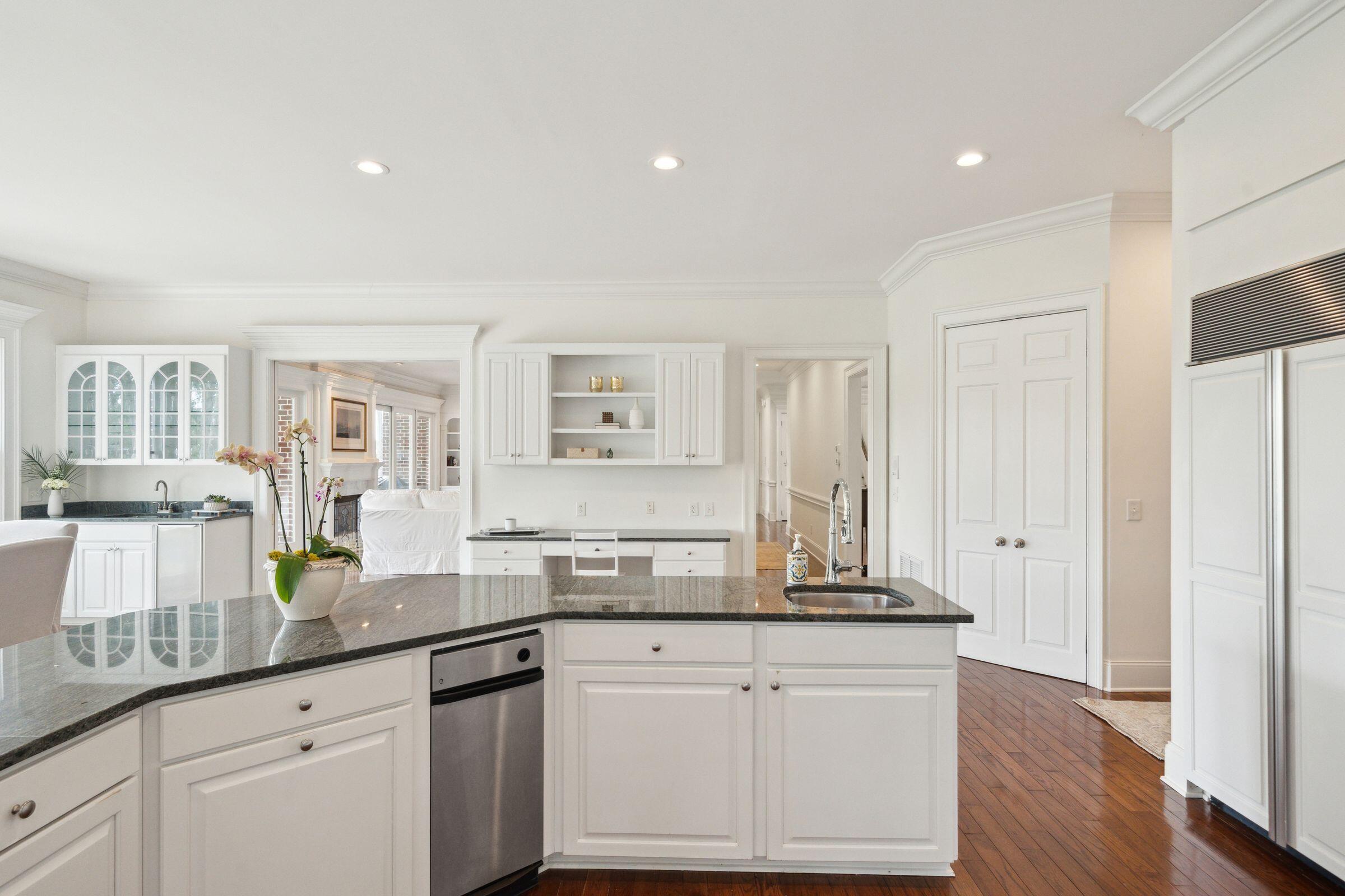 510 Traders Alley Mount Pleasant, SC 29464 - Photo 30 of 81 Kitchen