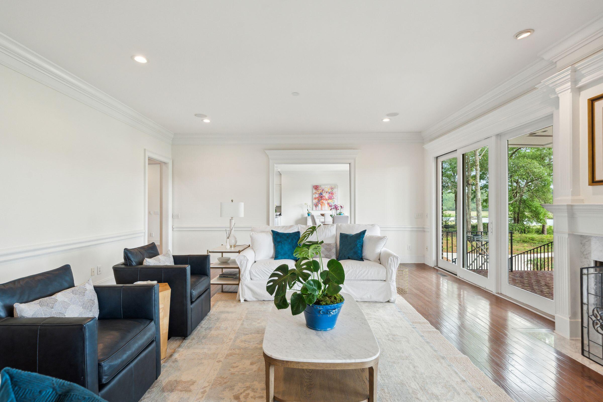 510 Traders Alley Mount Pleasant, SC 29464 - Photo 39 of 81 Living Room