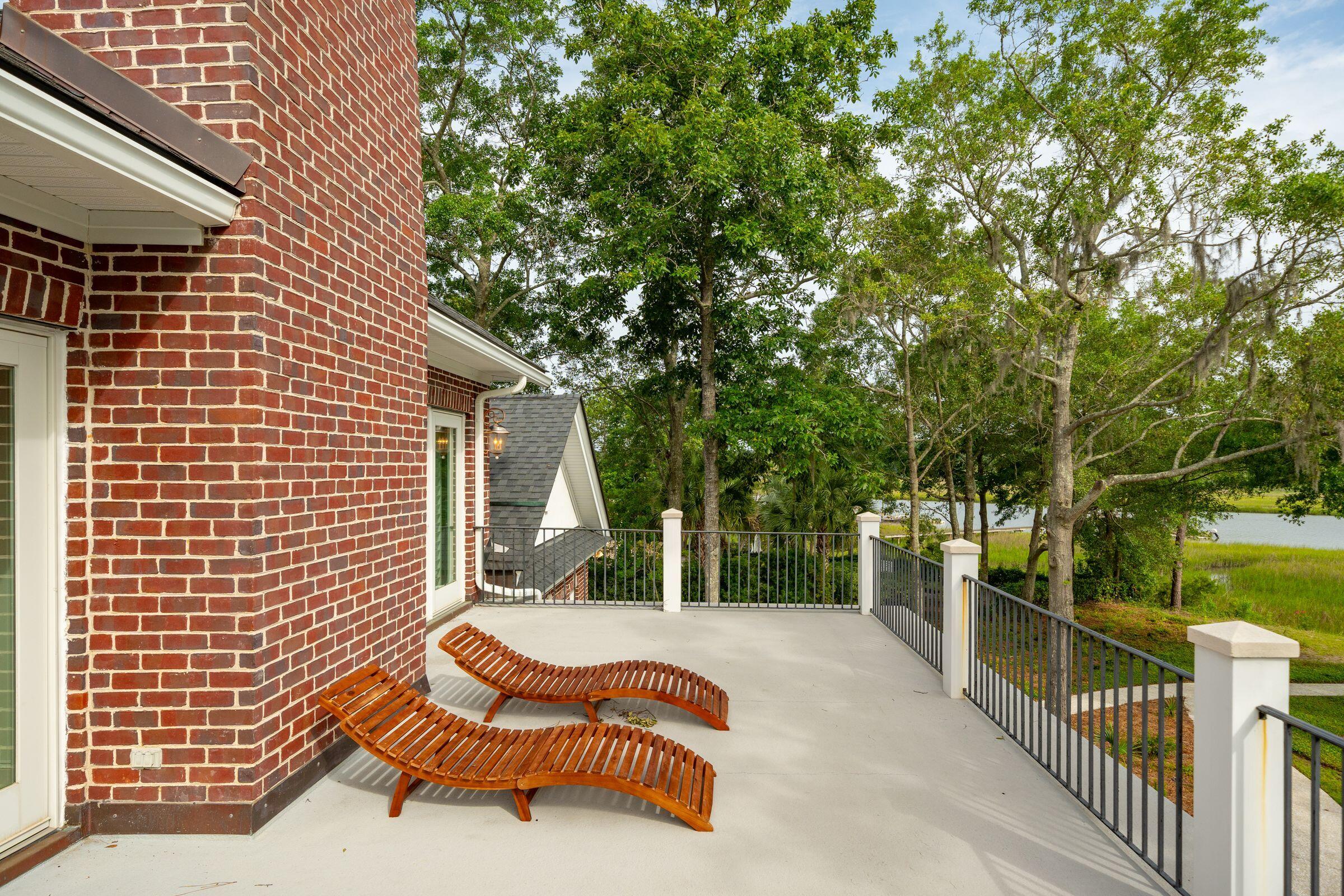 510 Traders Alley Mount Pleasant, SC 29464 - Photo 57 of 81 Upper porch