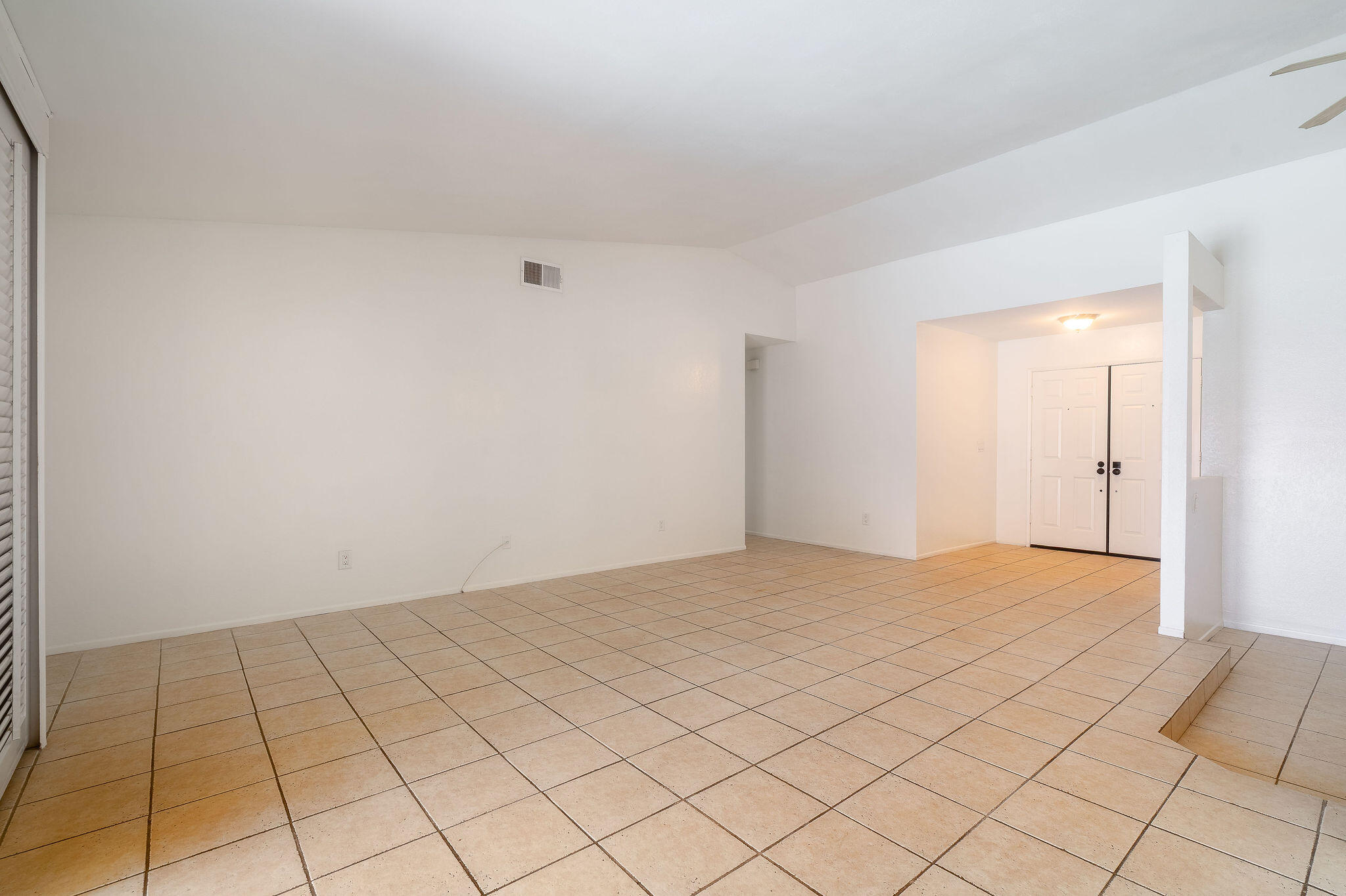 68750 Fortuna Road Cathedral City, CA 92234 - Photo 11 of 42 a view of an empty room and window