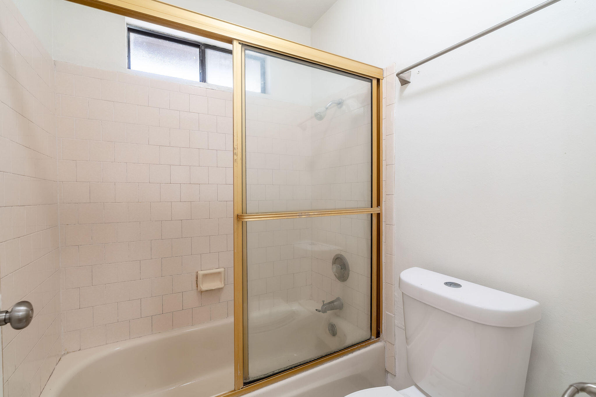 68750 Fortuna Road Cathedral City, CA 92234 - Photo 28 of 42 a bathroom with a shower and a toilet