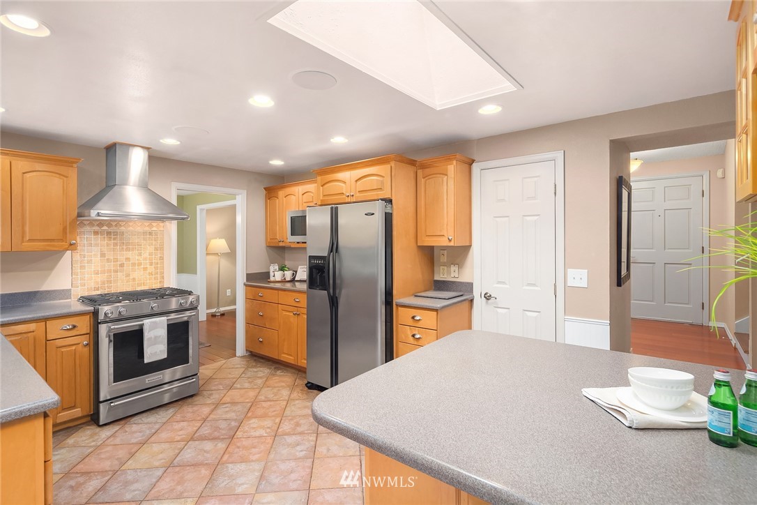 15710 Southeast 166th Place Renton, WA 98058 - Photo 12 of 33 Gallery Image 12
