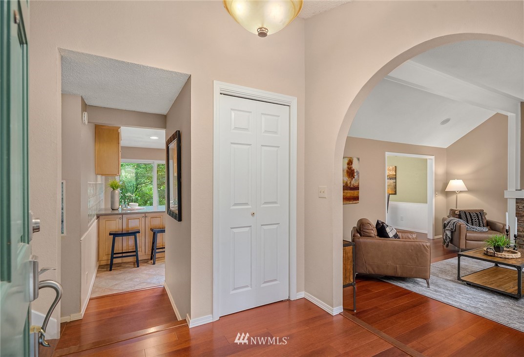15710 Southeast 166th Place Renton, WA 98058 - Photo 3 of 33 Gallery Image 3