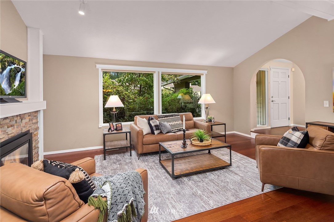 15710 Southeast 166th Place Renton, WA 98058 - Photo 5 of 33 Gallery Image 5