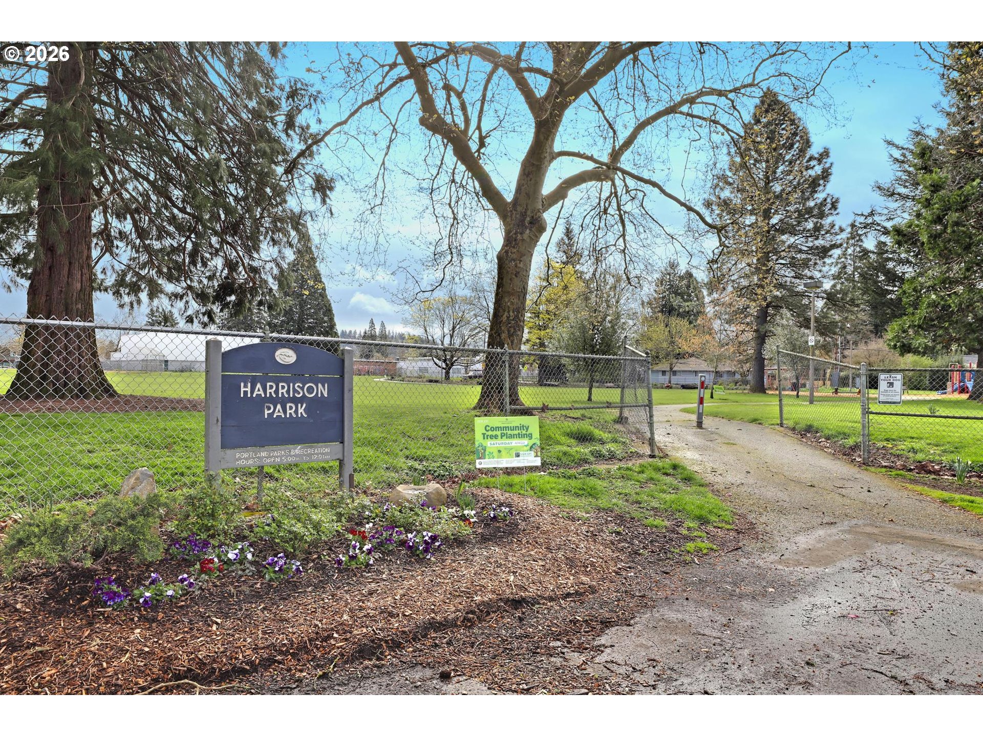 8915 Southeast Market Street Portland, OR 97216 - Photo 20 of 26 a view of a park with welcome board