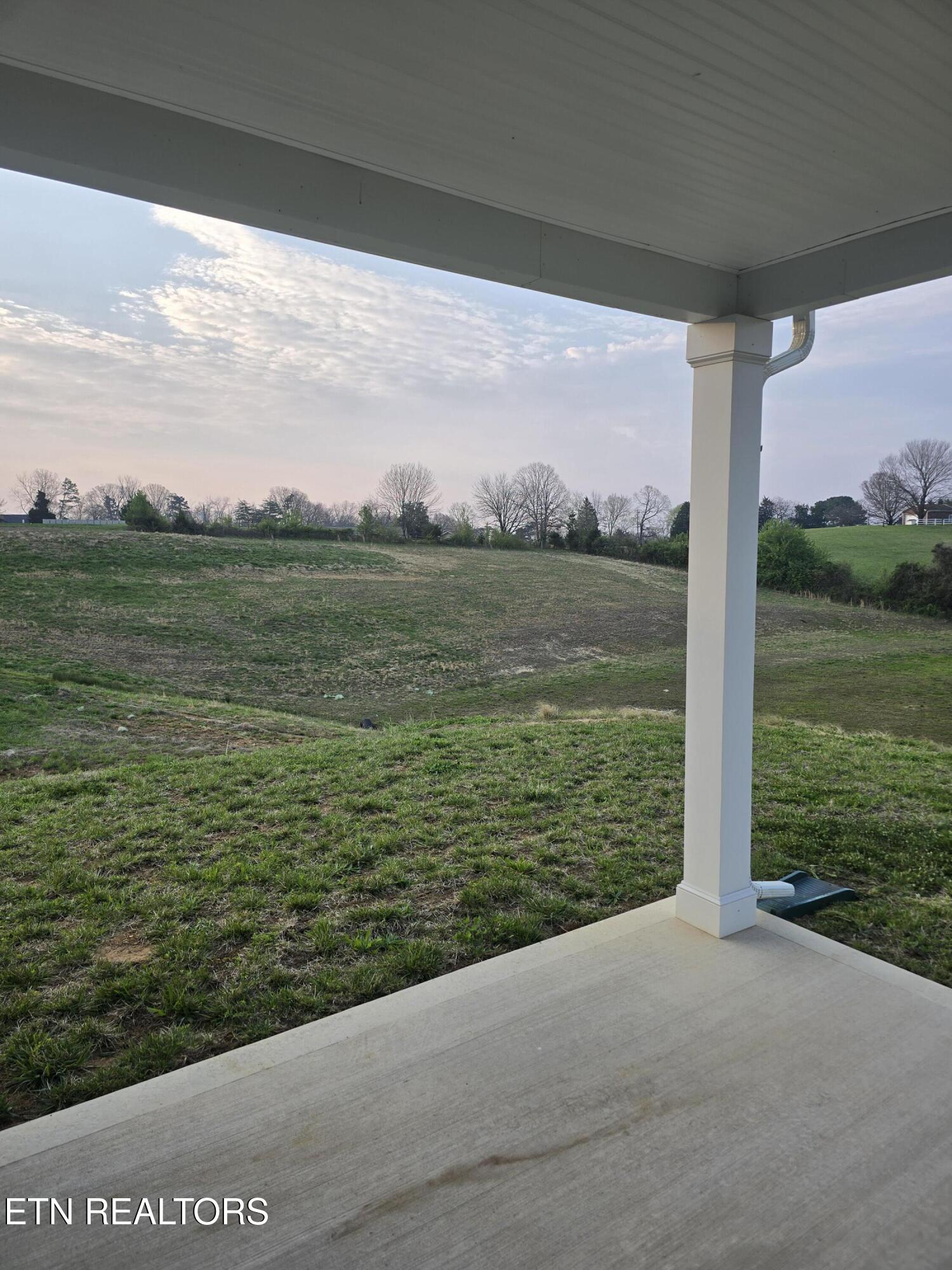 9446 Valentine Meadow Road Knoxville, TN 37931 - Photo 6 of 22 20260326_081841