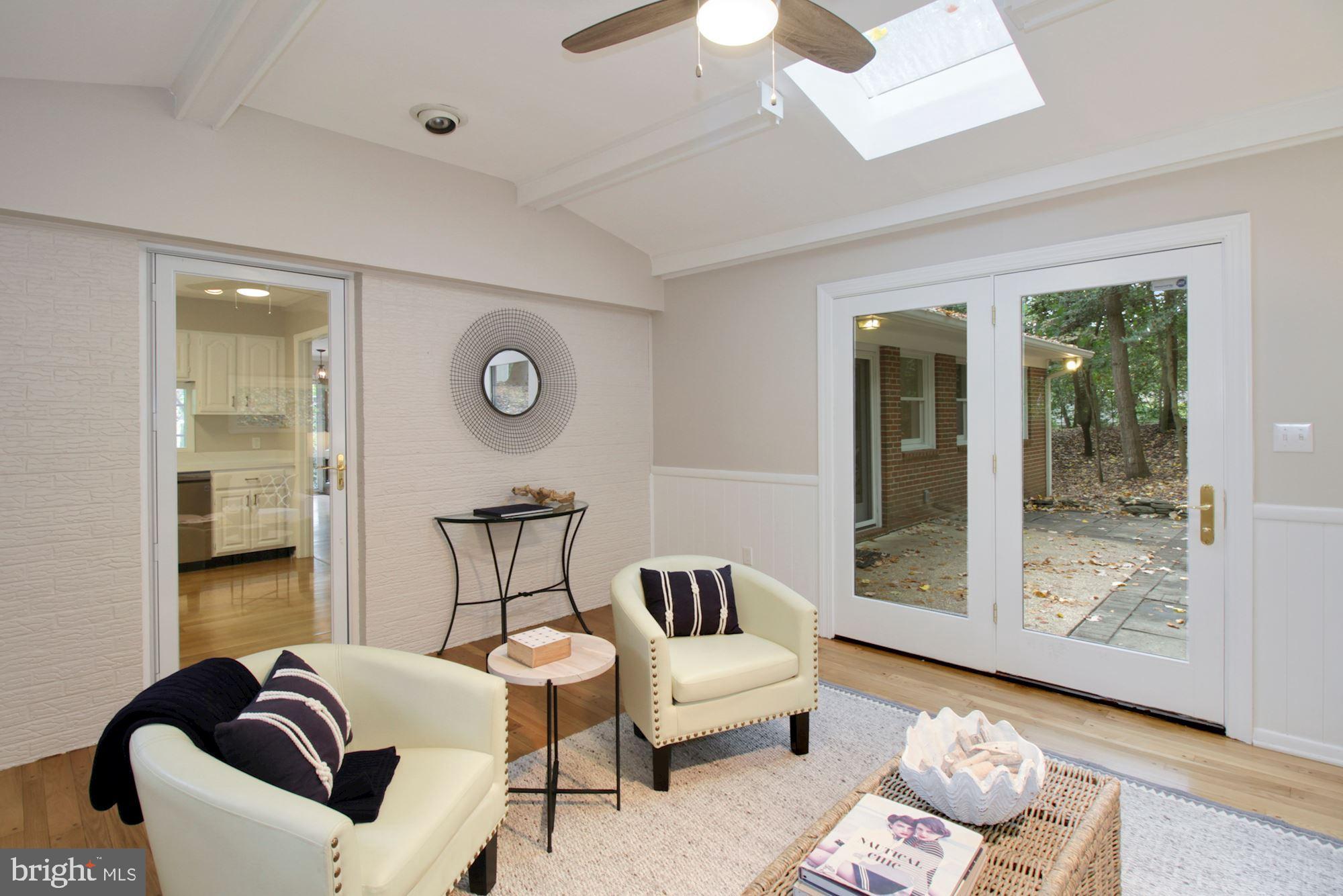 2625 Ogleton Road Annapolis, MD 21403 - Photo 30 of 57 Family Room with Skylights