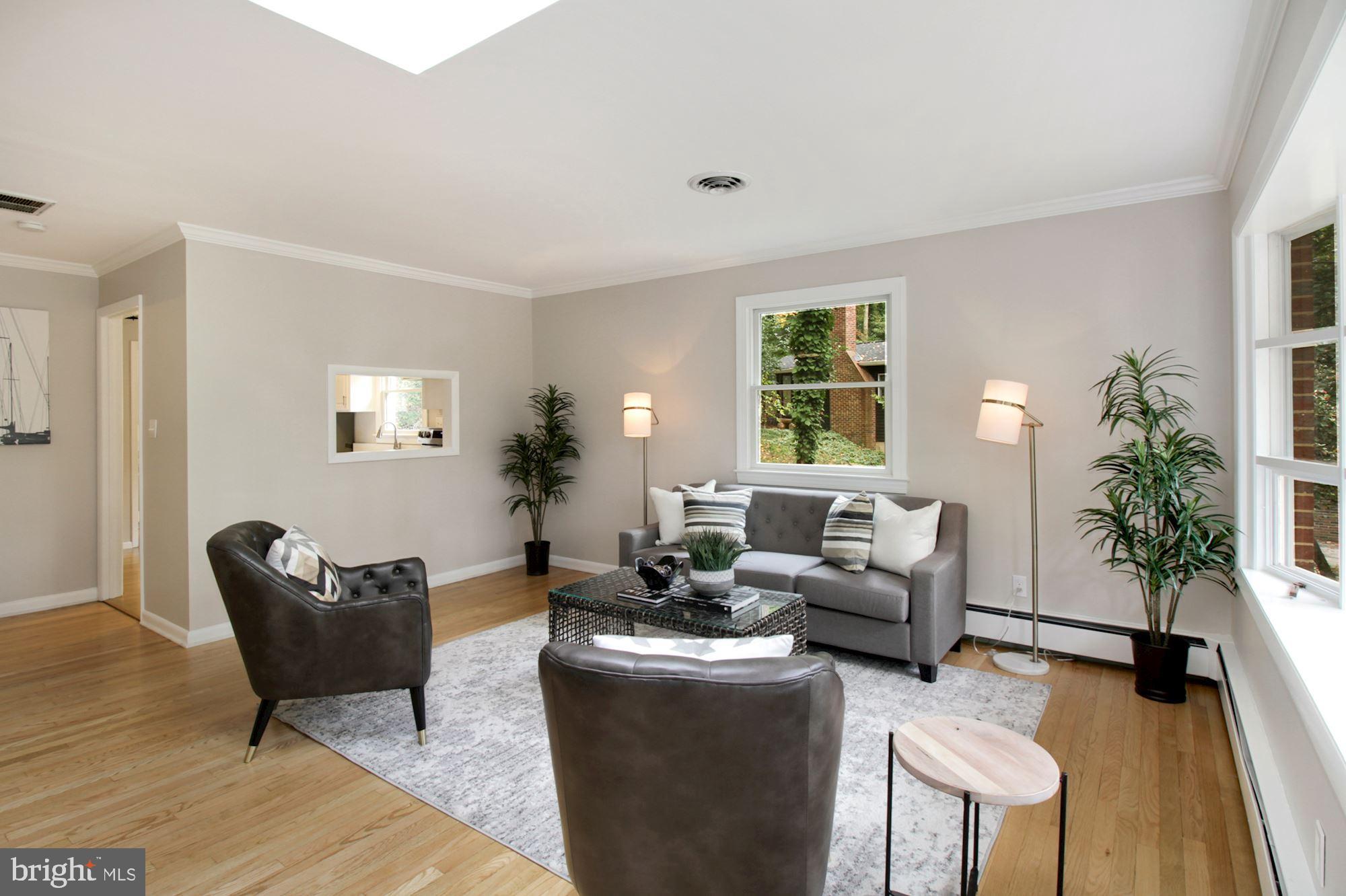 2625 Ogleton Road Annapolis, MD 21403 - Photo 4 of 57 Main Living Room with Skylights