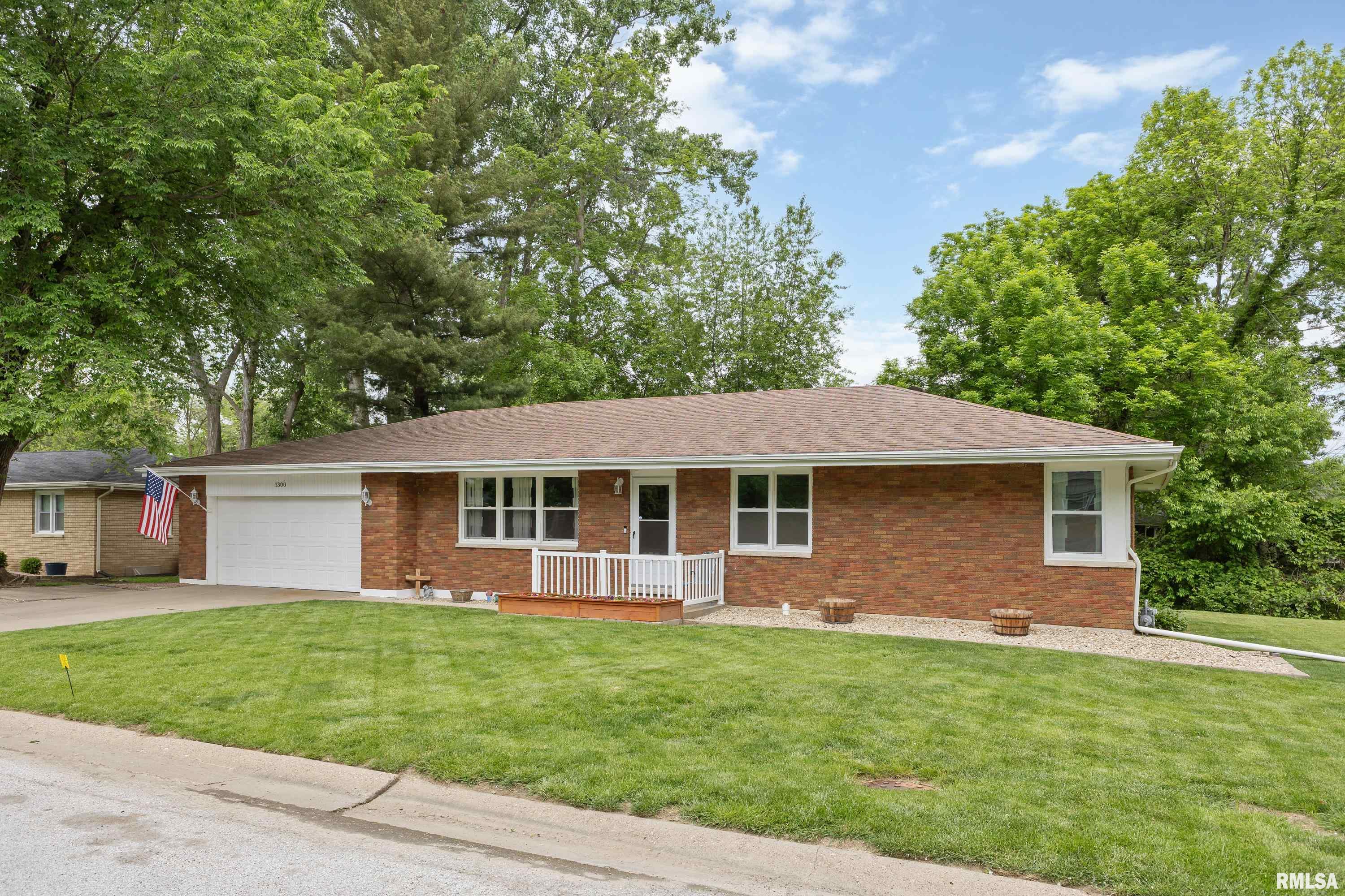 1300 Curtis Creek Road Quincy, IL 62301 - Photo 3 of 32