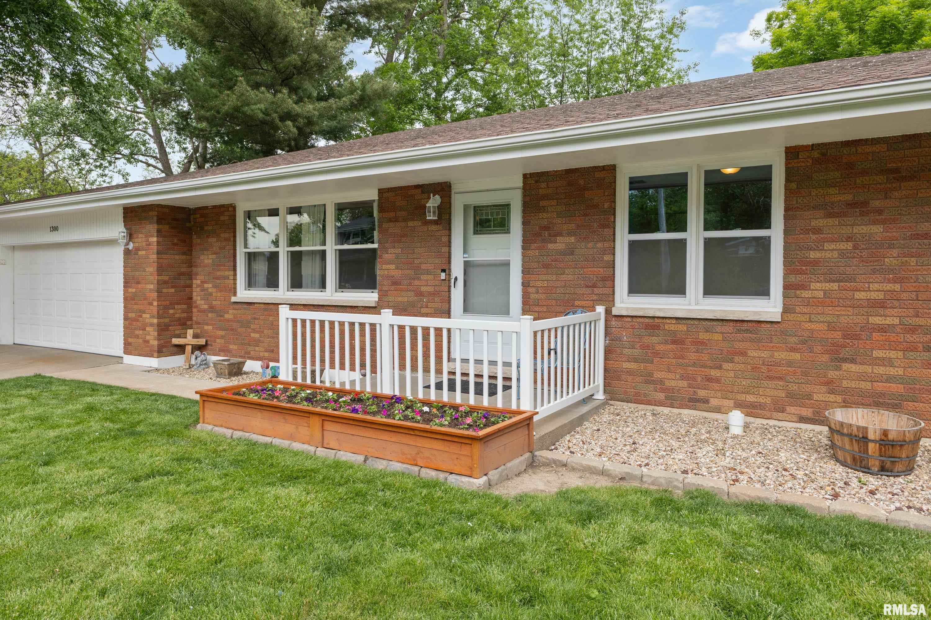 1300 Curtis Creek Road Quincy, IL 62301 - Photo 5 of 32