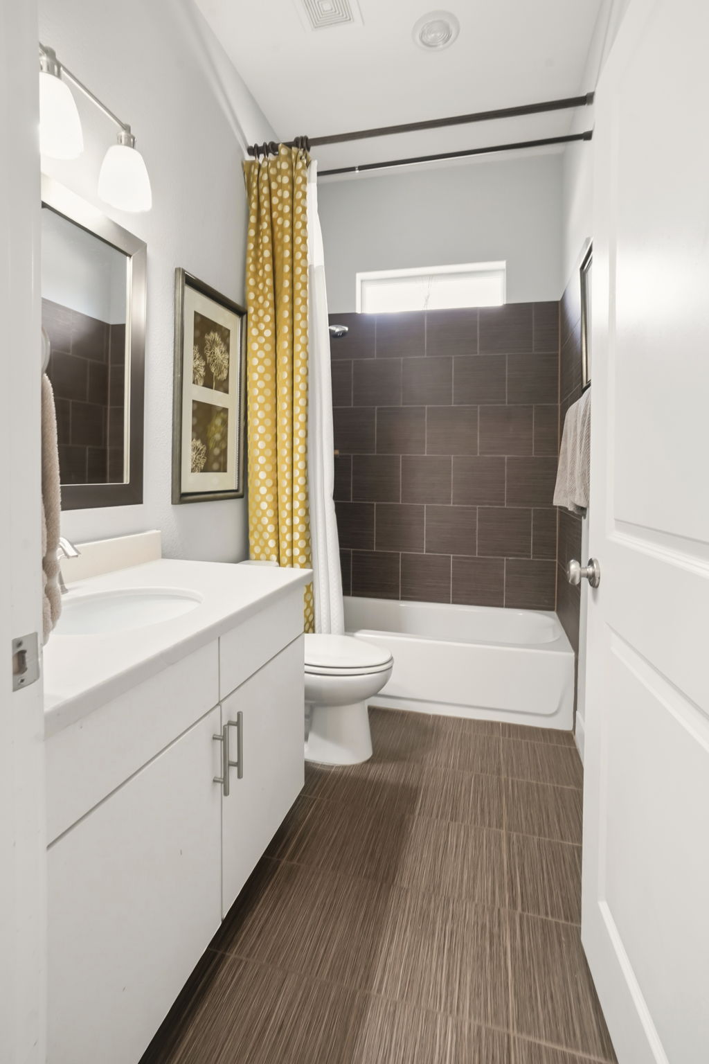 504 Bowery Trail Austin, TX 78753 - Photo 26 of 38 Full bath with vanity and shower / bath combo