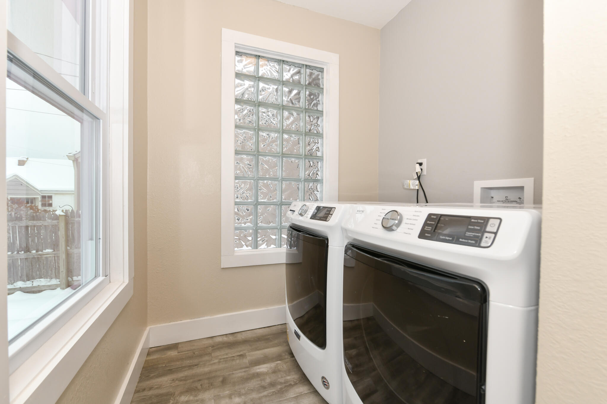 7413 15th Avenue Kenosha, WI 53143 - Photo 17 of 28 Laundry