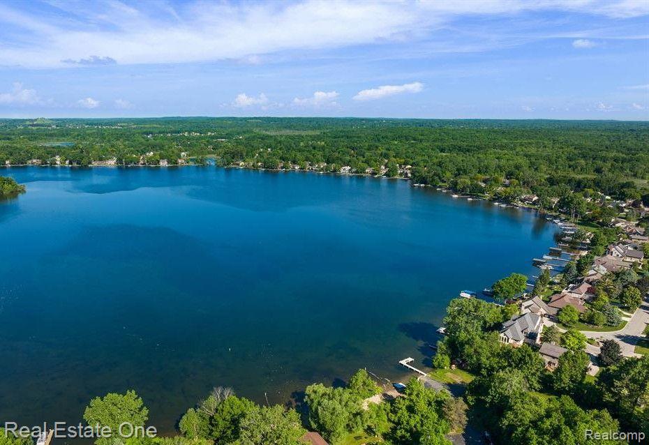 2449 Eaton Gate Road Lake Orion, MI 48360 - Photo 29 of 37 Gallery Image 29