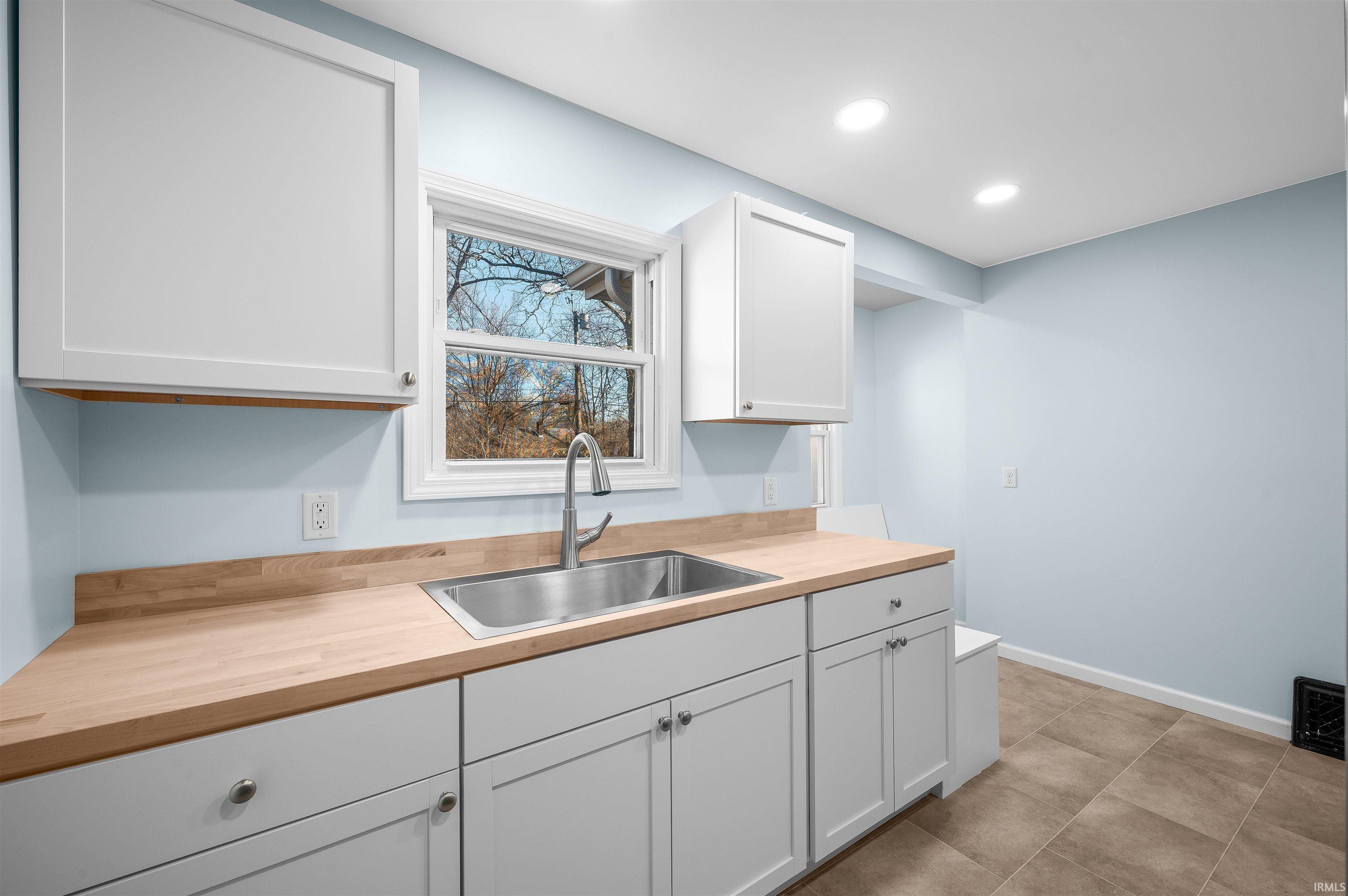 52236 Myrtle Avenue South Bend, IN 46637 - Photo 9 of 32