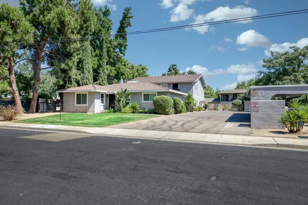 $1,225,000 | 69 West Beverly Avenue, Unit 101, Clovis, CA 93612