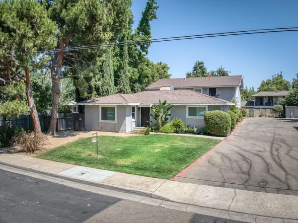 $1,225,000 | 69 West Beverly Avenue, Unit 101, Clovis, CA 93612