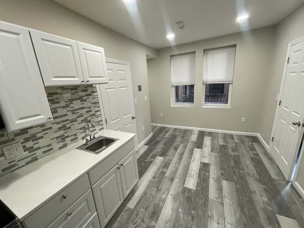 205 Endicott Street, Unit 1 Boston, MA 02113 - Photo 2 of 9