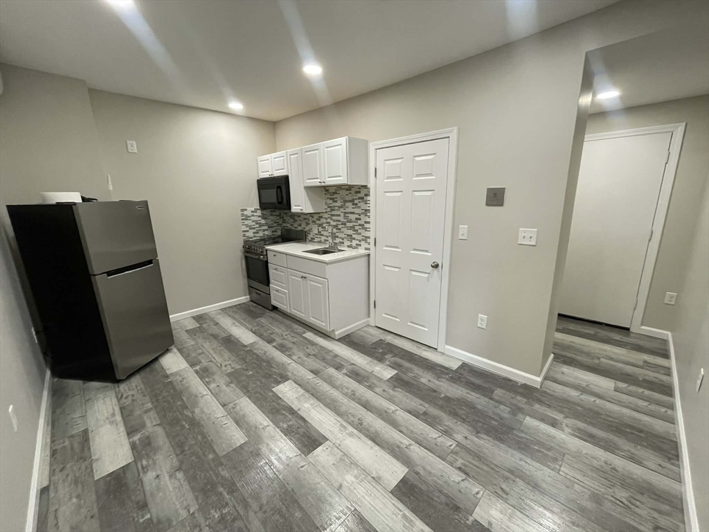 205 Endicott Street, Unit 1 Boston, MA 02113 - Photo 3 of 9