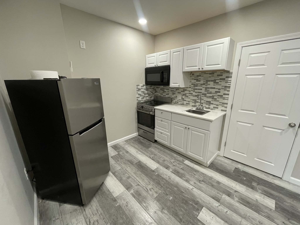 205 Endicott Street, Unit 1 Boston, MA 02113 - Photo 6 of 9