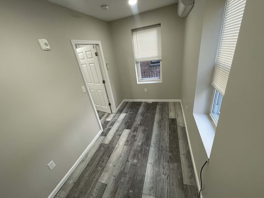 205 Endicott Street, Unit 1 Boston, MA 02113 - Photo 8 of 9