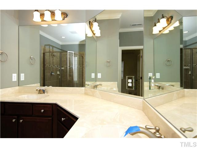 11524 Azari Court Raleigh, NC 27614 - Photo 19 of 23 Master Bath/Spa