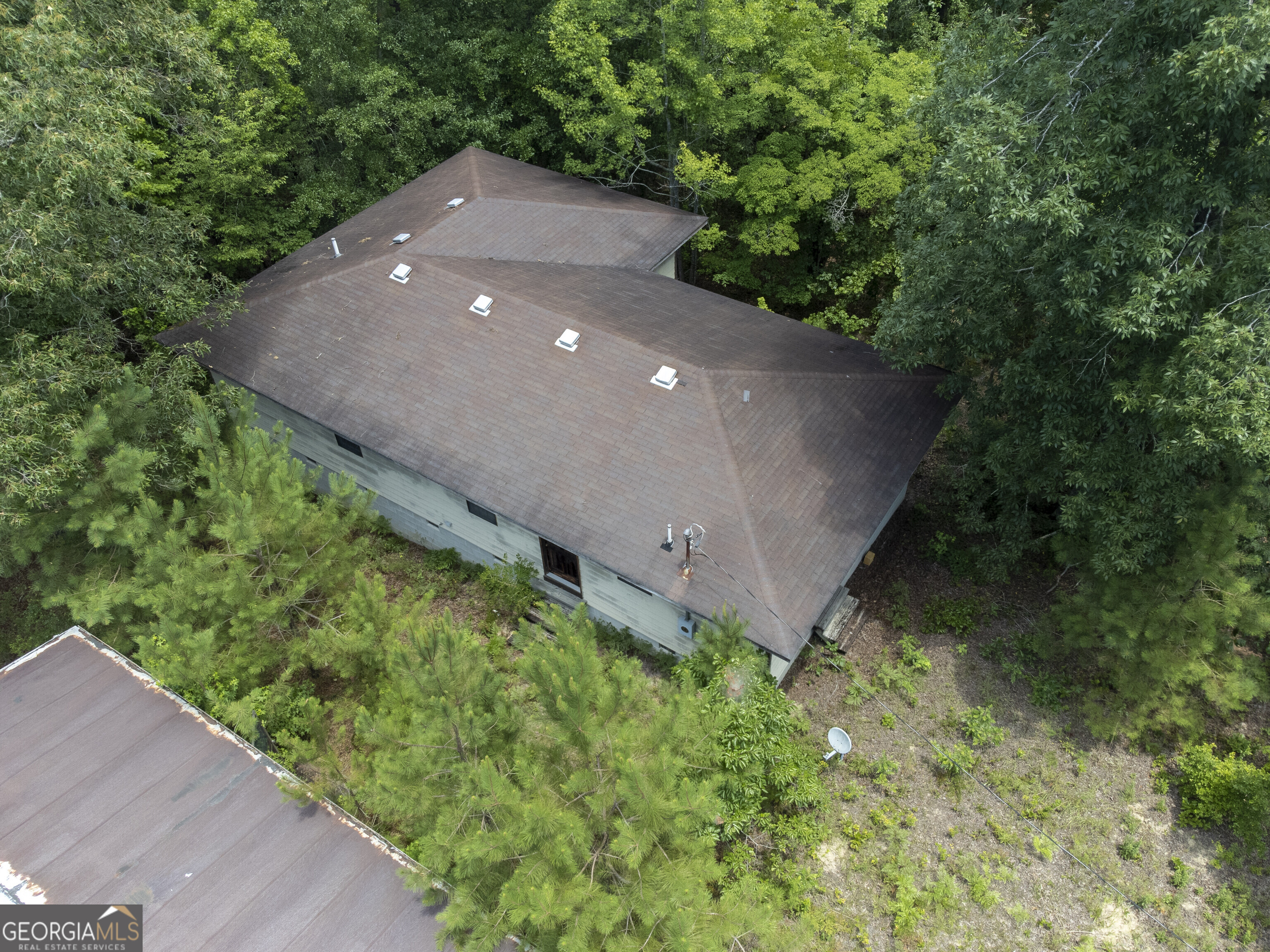 456 Horseshoe Circle Macon, GA 31217 - Photo 12 of 34 a aerial view of a house with a yard and a tree