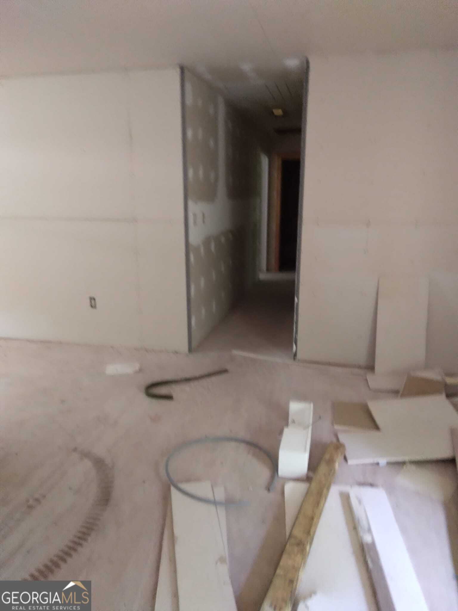 456 Horseshoe Circle Macon, GA 31217 - Photo 32 of 34 a bathroom with a sink and toilet