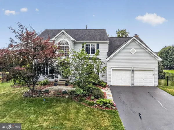 $949,000 | 14 Stonehedge Drive, East Windsor, NJ 08520