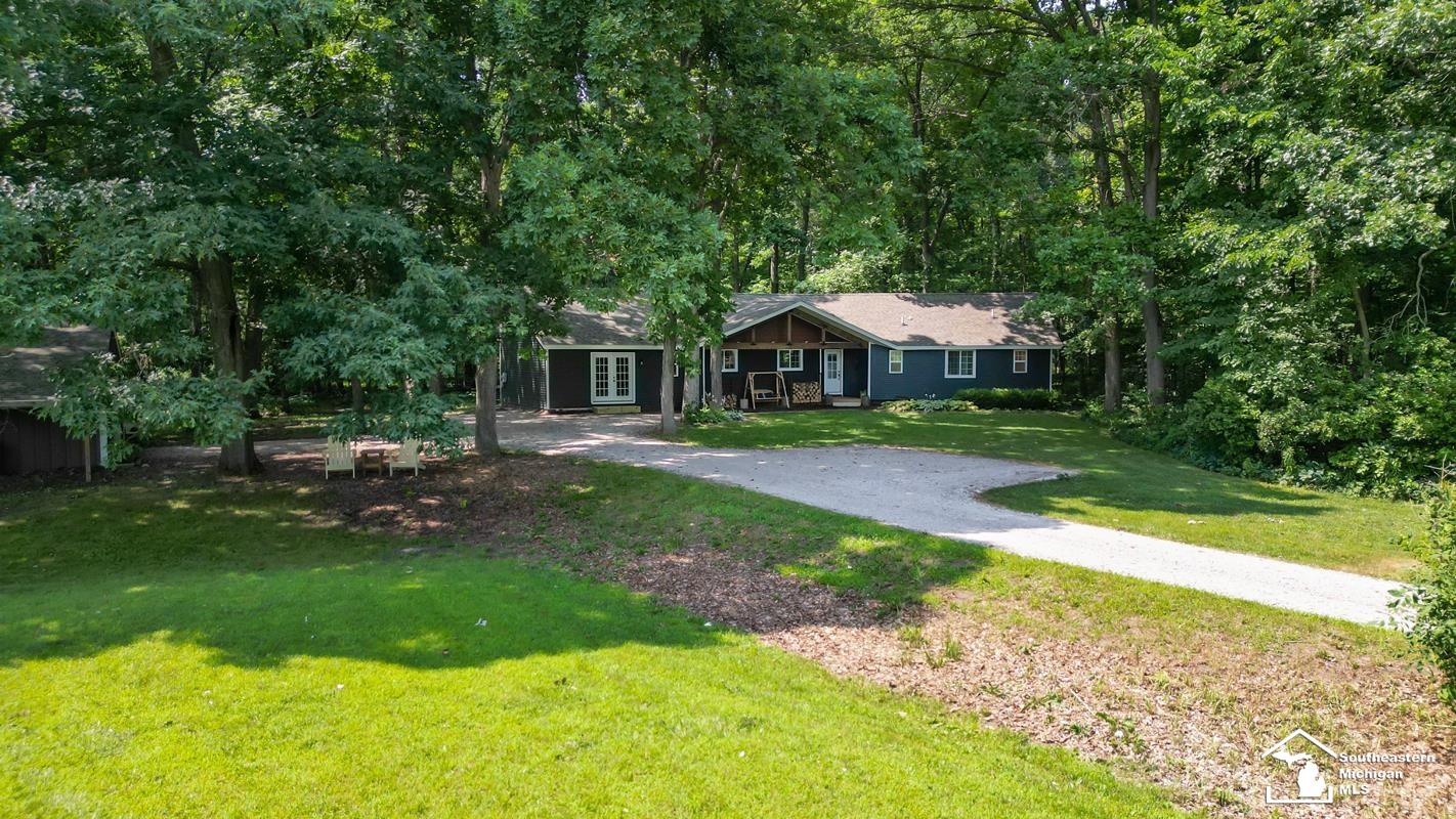 621 Baldwin Road Monroe, MI 48162 - Photo 1 of 57
