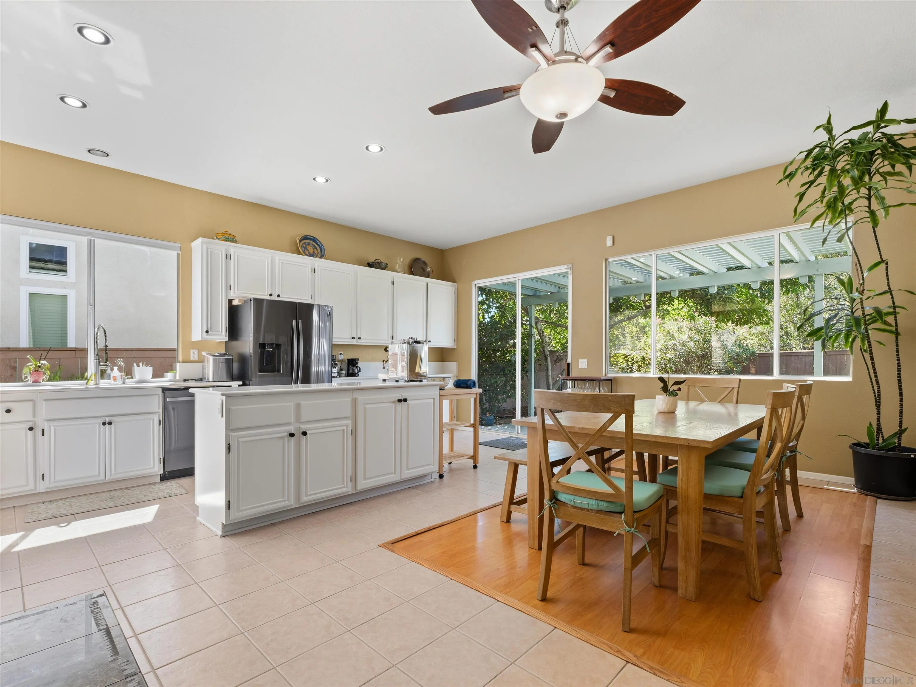 12420 Whispering Tree Lane Poway, CA 92064 - Photo 9 of 35