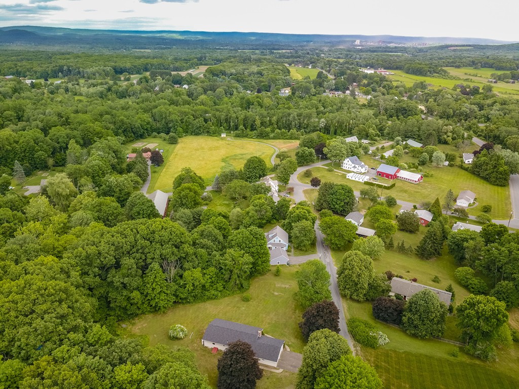 34 Mountain Road Hatfield, MA 01066 - Photo 3 of 28 Gallery Image 3