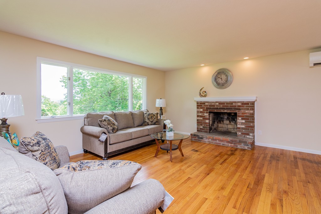 34 Mountain Road Hatfield, MA 01066 - Photo 5 of 28 Gallery Image 5
