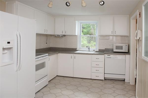 9 Mark Road Sharon, MA 02067 - Photo 3 of 9 Gallery Image 3