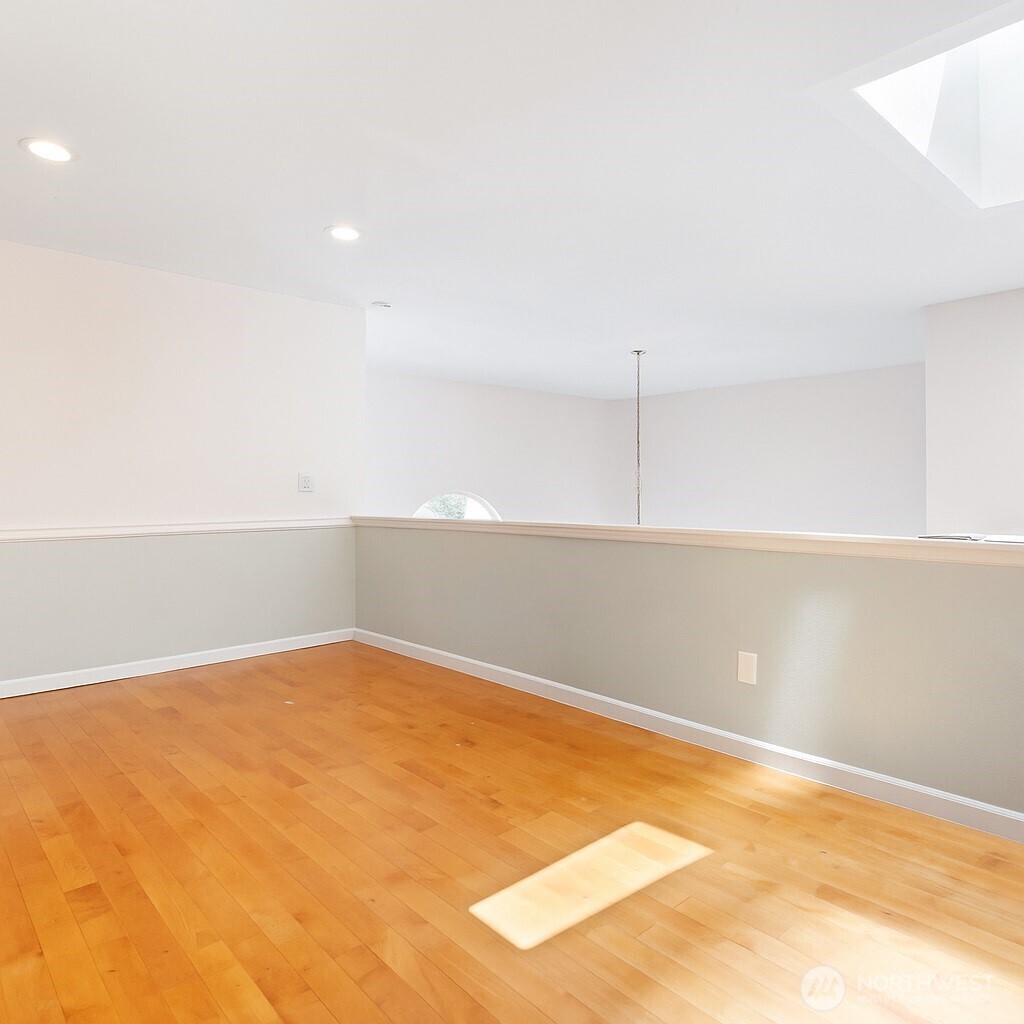 9844 Arrowsmith Avenue South Seattle, WA 98118 - Photo 12 of 38