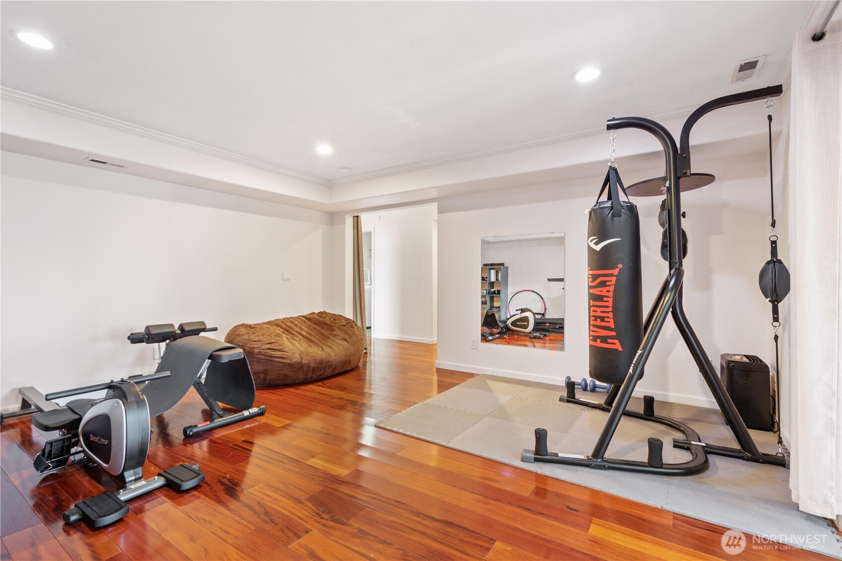 9844 Arrowsmith Avenue South Seattle, WA 98118 - Photo 16 of 38