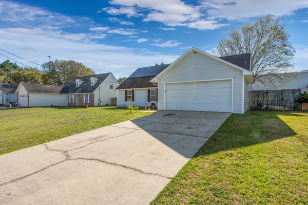 $1,950 | 121 Nicole Lane, Crestview, FL 32539